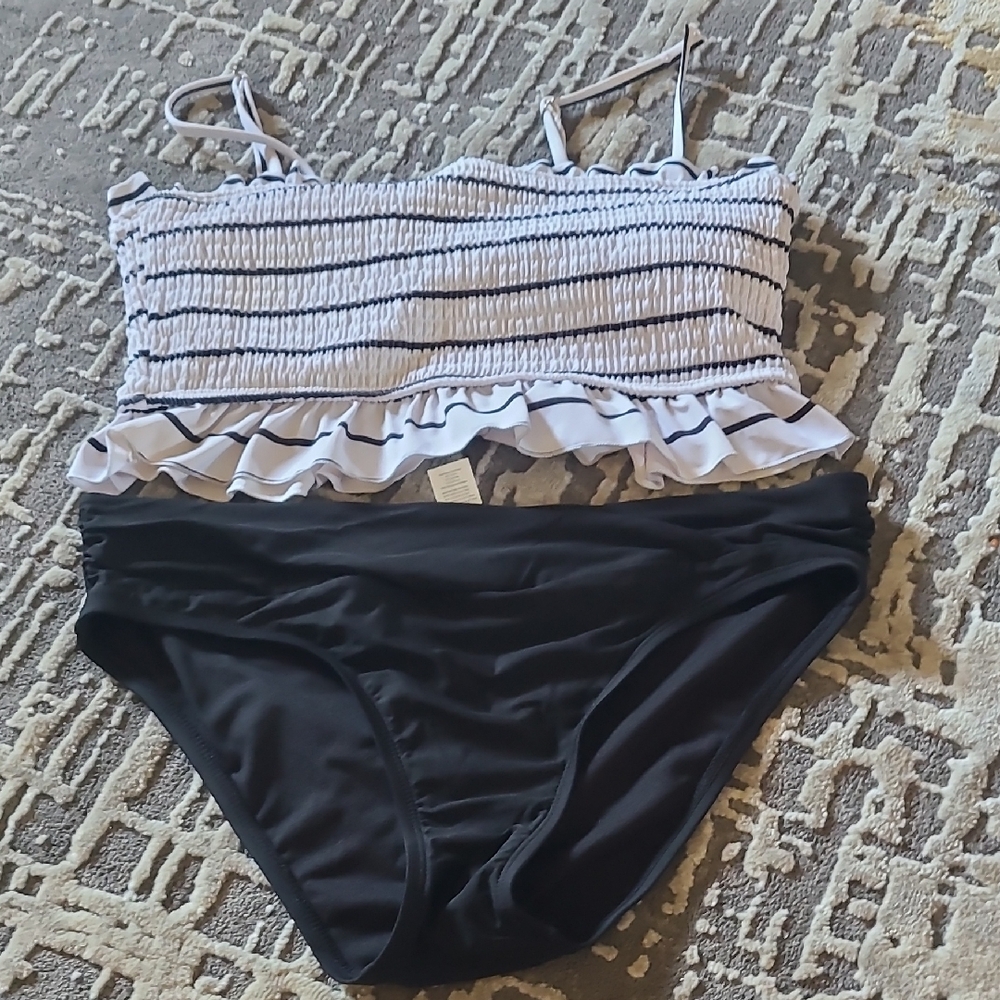 Opia Freshwater Black Garment